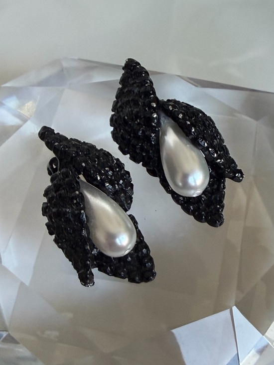 Unsigned Jewelry - Vintage Opera Pearl Beaded Earrings